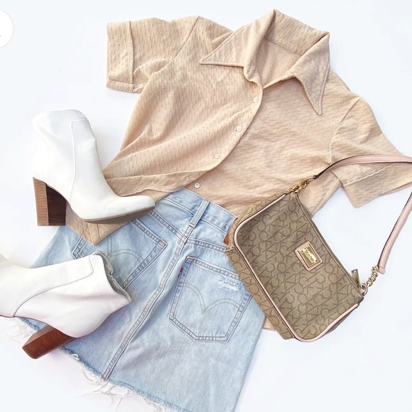 Button Up Neutral Secondhand Short Sleeved Shirt - Picture 2 of 3